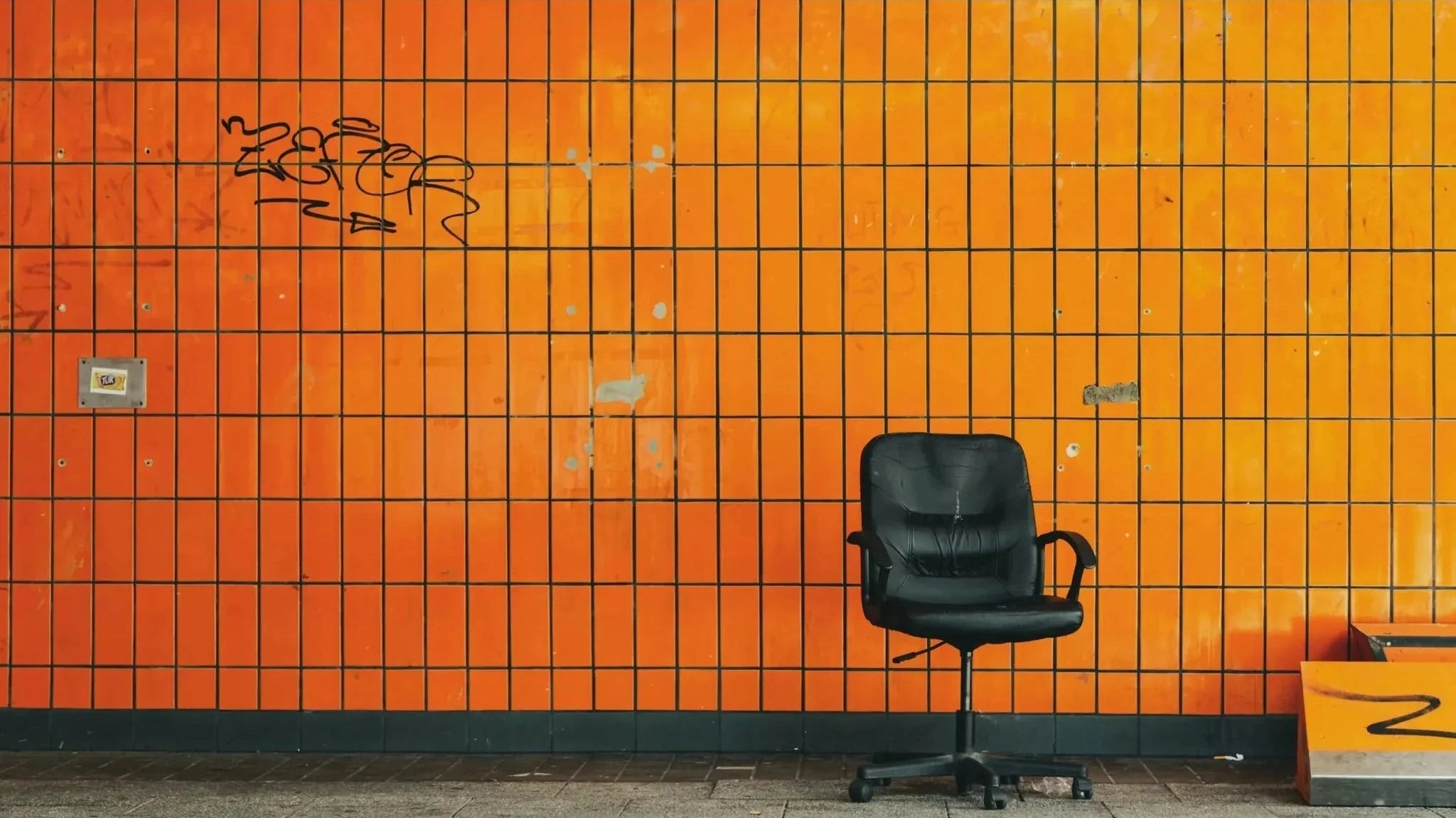 Stehhocker vs. Schreibtischstuhl - was passt zu mir? - Eliot Onlineshop