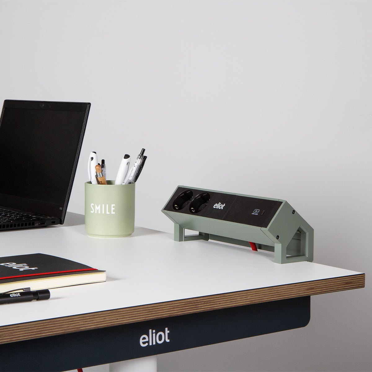 Desk Danish Green 60W Auftischsteckdose - Eliot Onlineshop