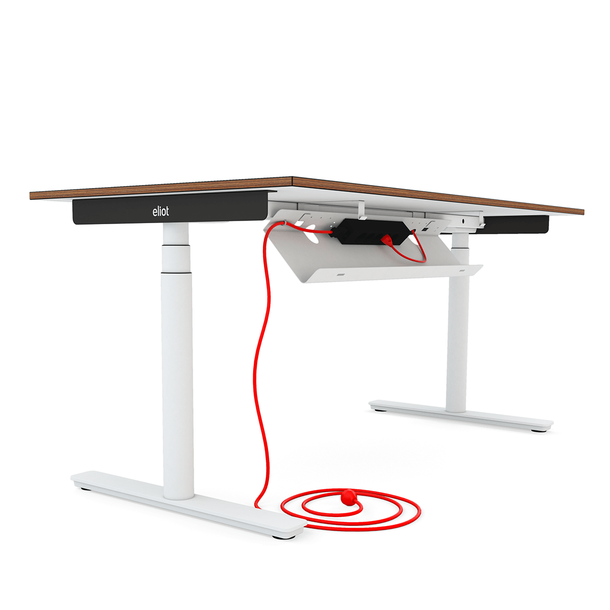 Höhenverstellbarer Schreibtisch Eliot mit aufgeklappter Kabelwanne und rotem Kabel freigestellt auf weißem Hintergrund